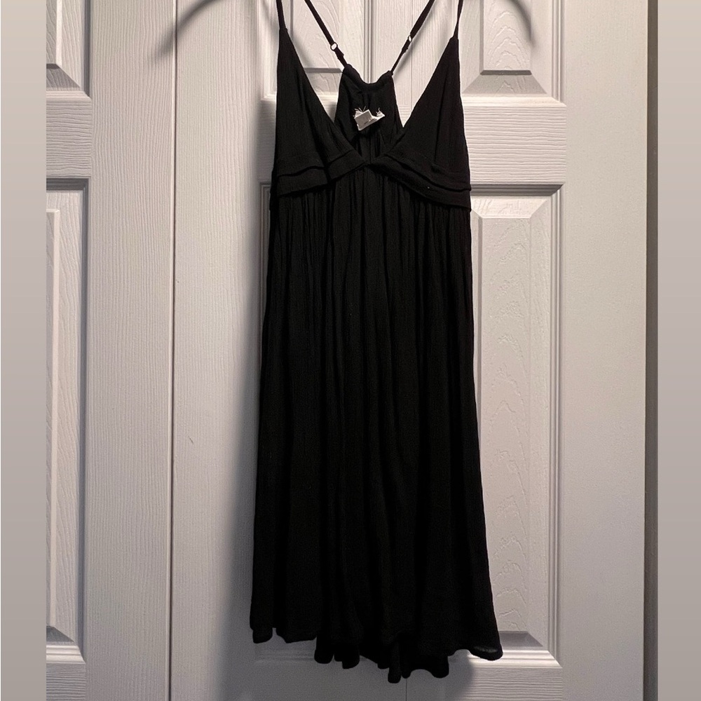 Women’s small O’neill black summer sundress 

Like new

Smoke and pet free home